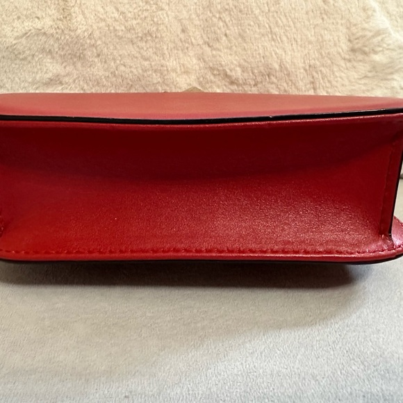 Valentino Garavani Shoulder Bag - Red
Lock Rockstud-Trim Flap Bag - Picture 4 of 5